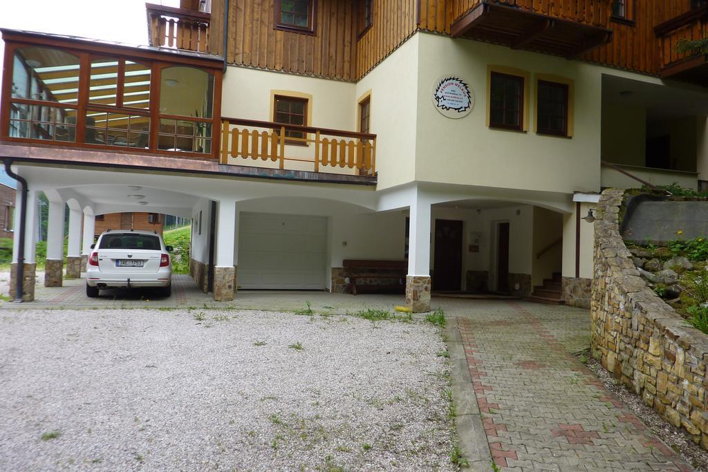 Penzion Melkus Pec pod Sněžkou Kültér fotó